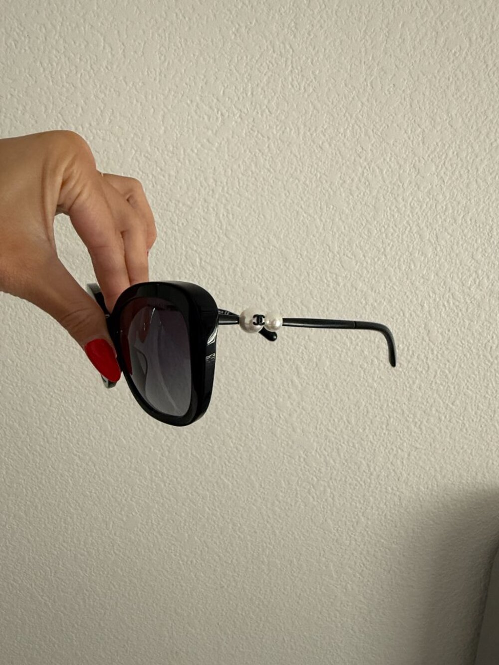 Authentic Chanel oversized cat-eye sunglasses, black, pearl + CC logo